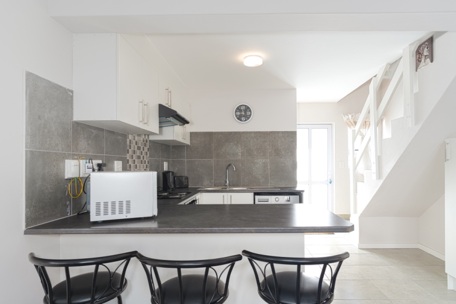 2 Bedroom Property for Sale in Stratford Green Western Cape